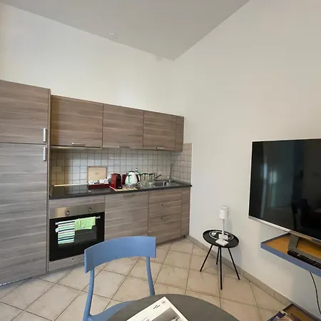 Bilocale House Gaudio 23 - A 1 Minuto Dall'ariston - Wifi アパート *